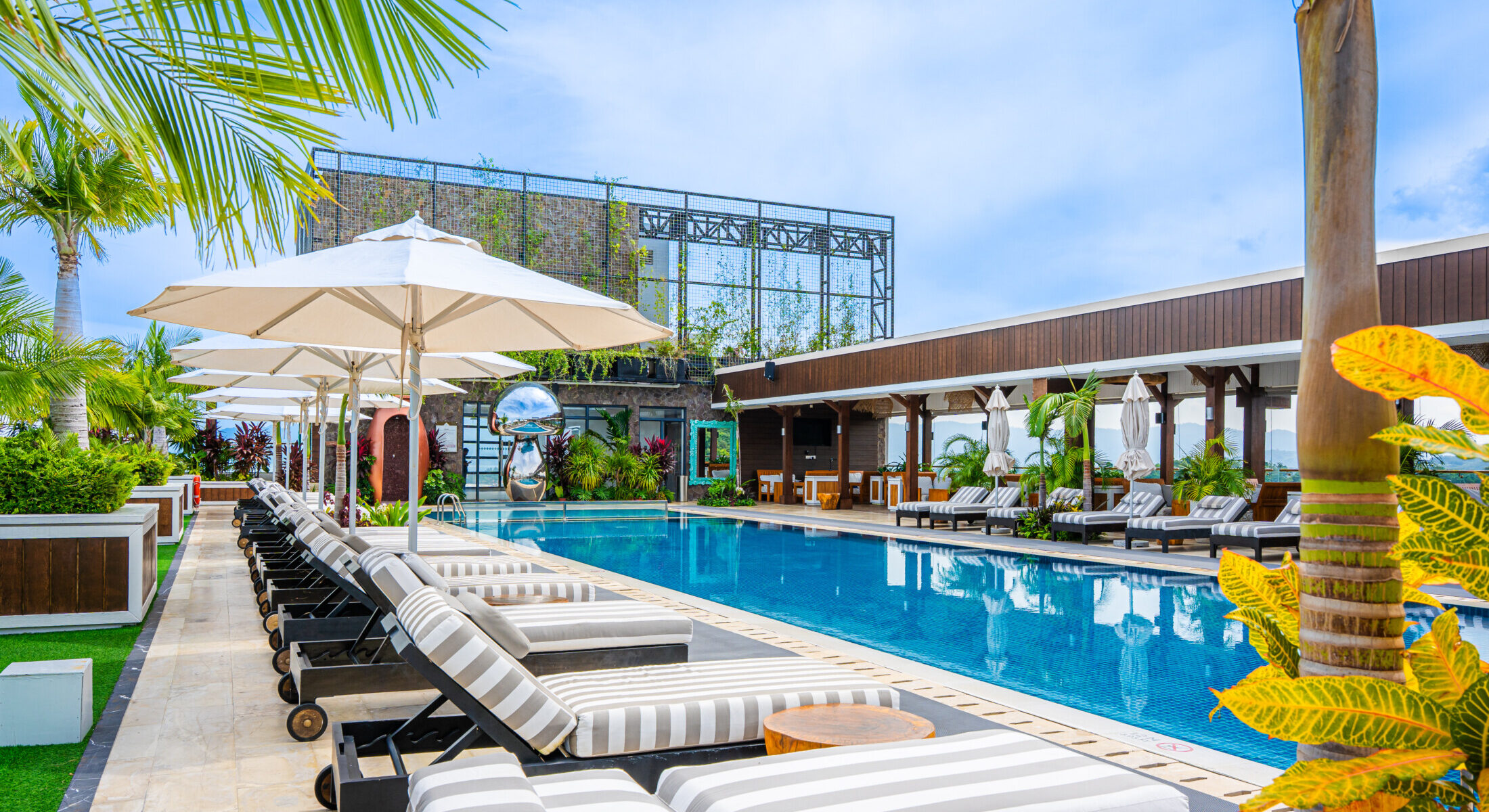 Rooftop Sail restaurant setting at Theriyaz Lavanya